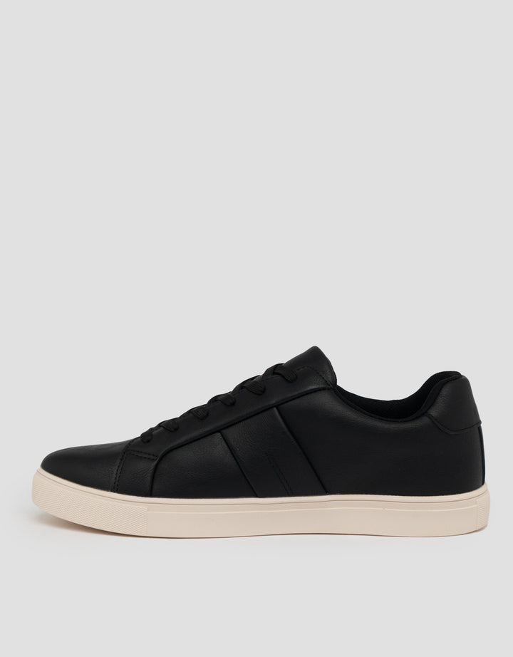 Savro Sepatu Sneakers JD24-108A Pria