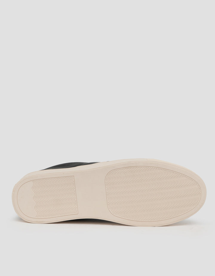 Savro Sepatu Sneakers JD24-108A Pria