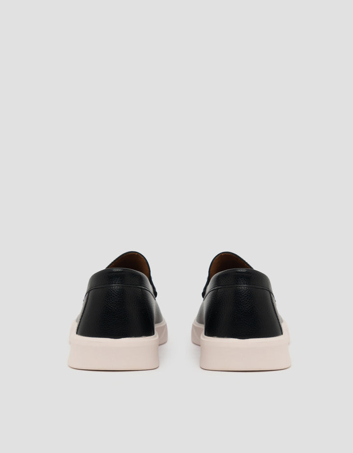 Savro Sepatu Moccasin Slip On HS561-1 Pria