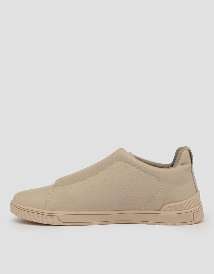 Savro Sepatu Sneakers ZB23128-1A Pria