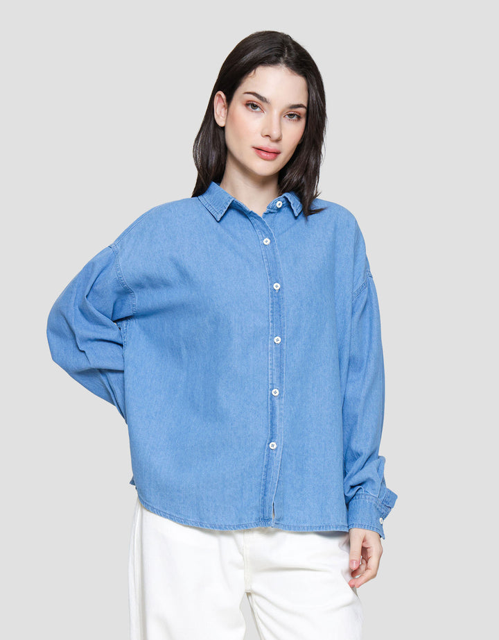Nevada Basic Denim Kemeja Denim Wanita