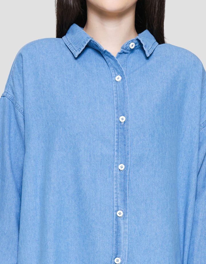 Nevada Basic Denim Kemeja Denim Wanita