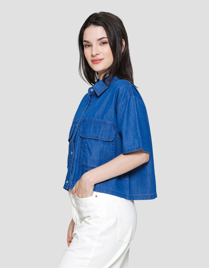 Nevada Boxy Kemeja Crop Denim Wanita