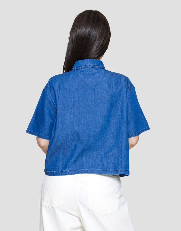 Nevada Boxy Kemeja Crop Denim Wanita