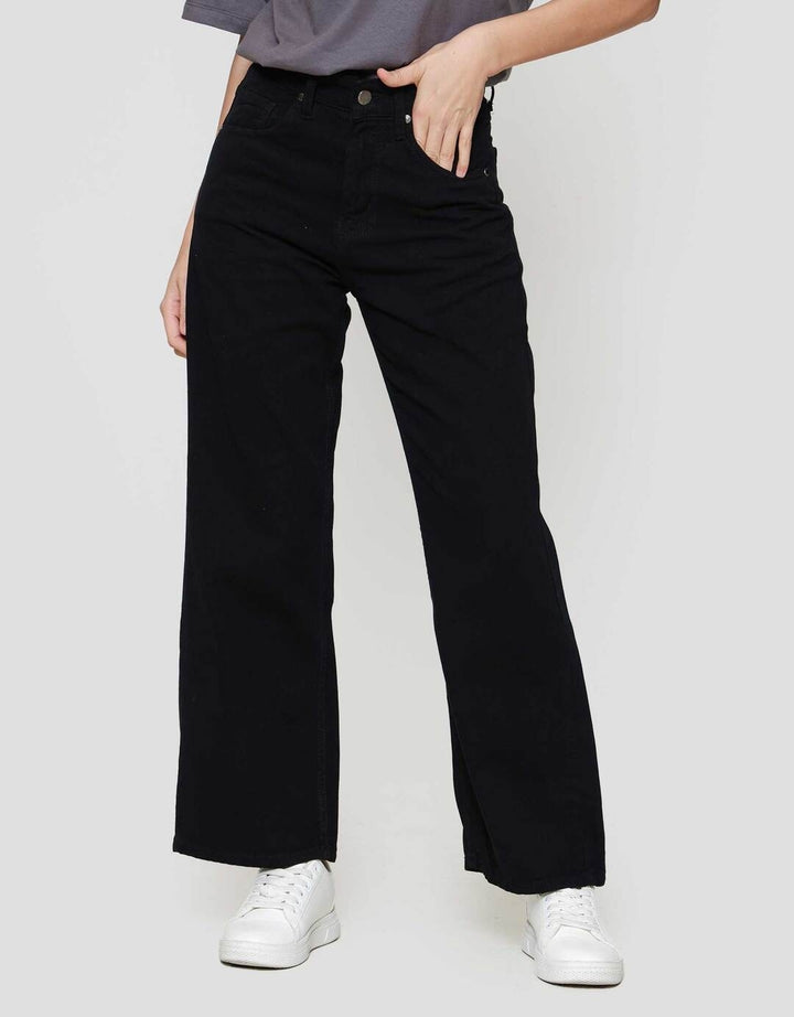 Nevada Basic Wide Leg Celana Denim Wanita