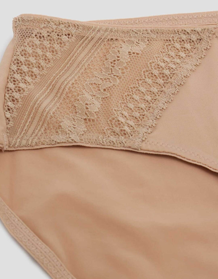 St. Yves Mini Nylon Celana Dalam Wanita