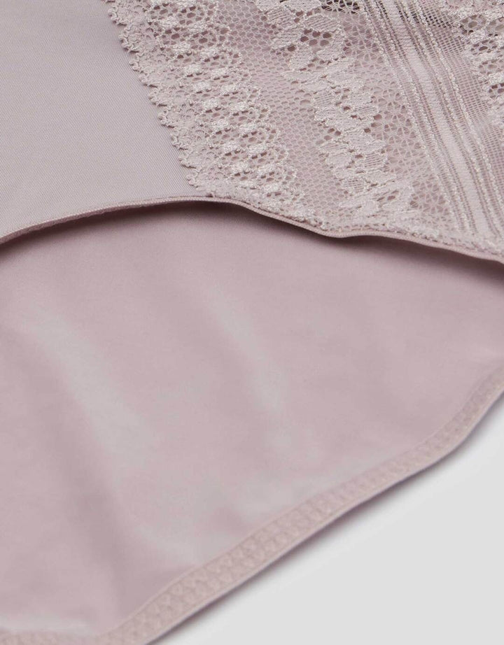 St. Yves Mini Nylon Celana Dalam Wanita