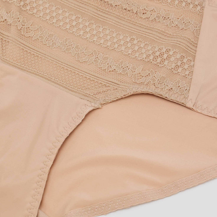 St. Yves Maxi Nylon Celana Dalam Wanita