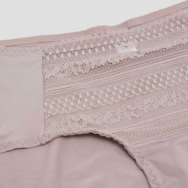 St. Yves Maxi Nylon Celana Dalam Wanita