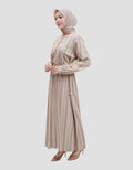 Expand Eesha Dress Wanita