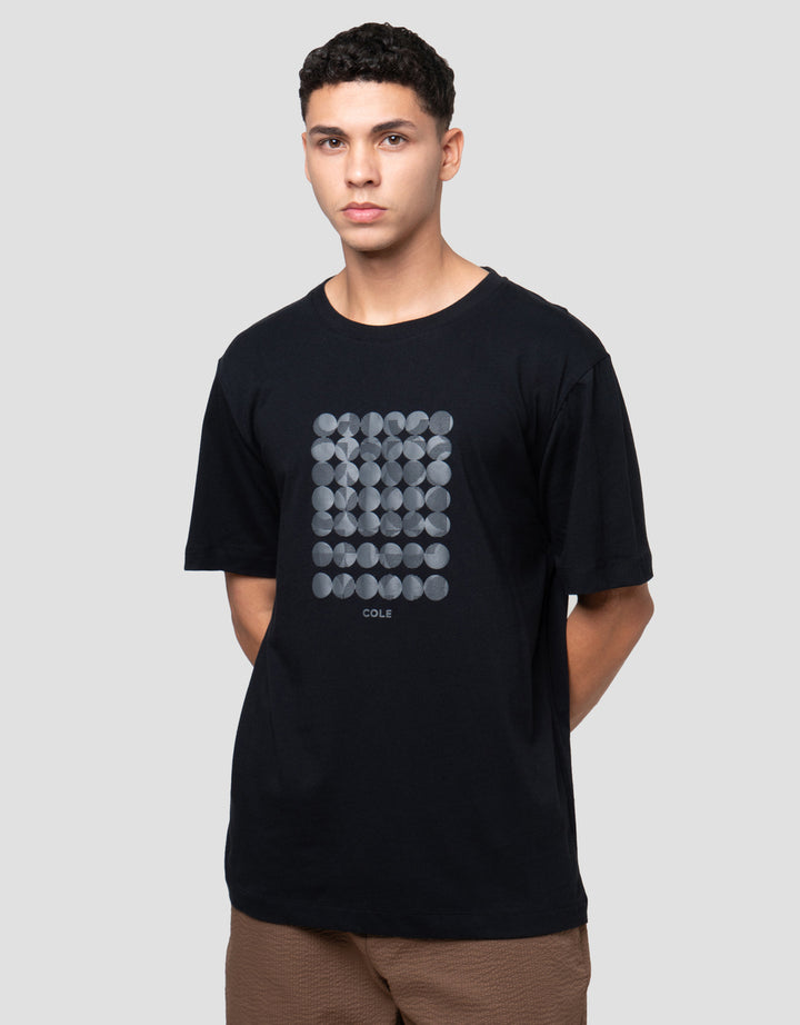 Cole Graphic Foam Print Dotted Reg Fit Kaos Pria