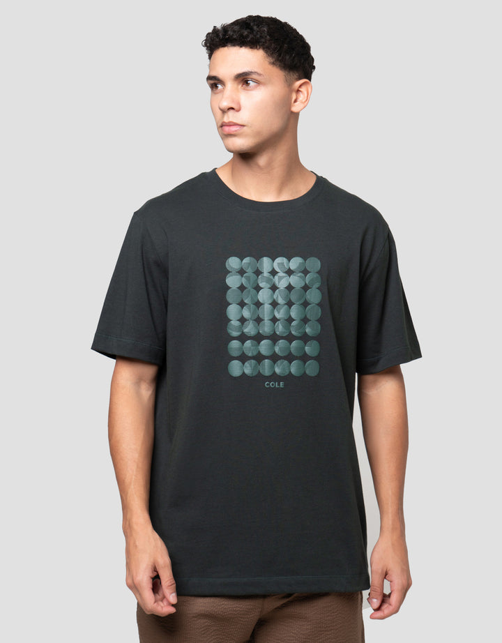 Cole Graphic Foam Print Dotted Reg Fit Kaos Pria