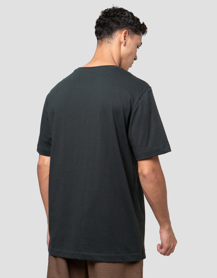 Cole Graphic Foam Print Dotted Reg Fit Kaos Pria