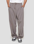 Nevada Knit Baggy Fit Front Darts Celana Jogger Pria