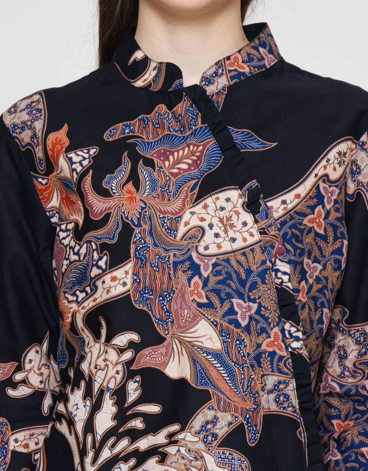 Arjuna Weda Daun Blouse Batik Wanita