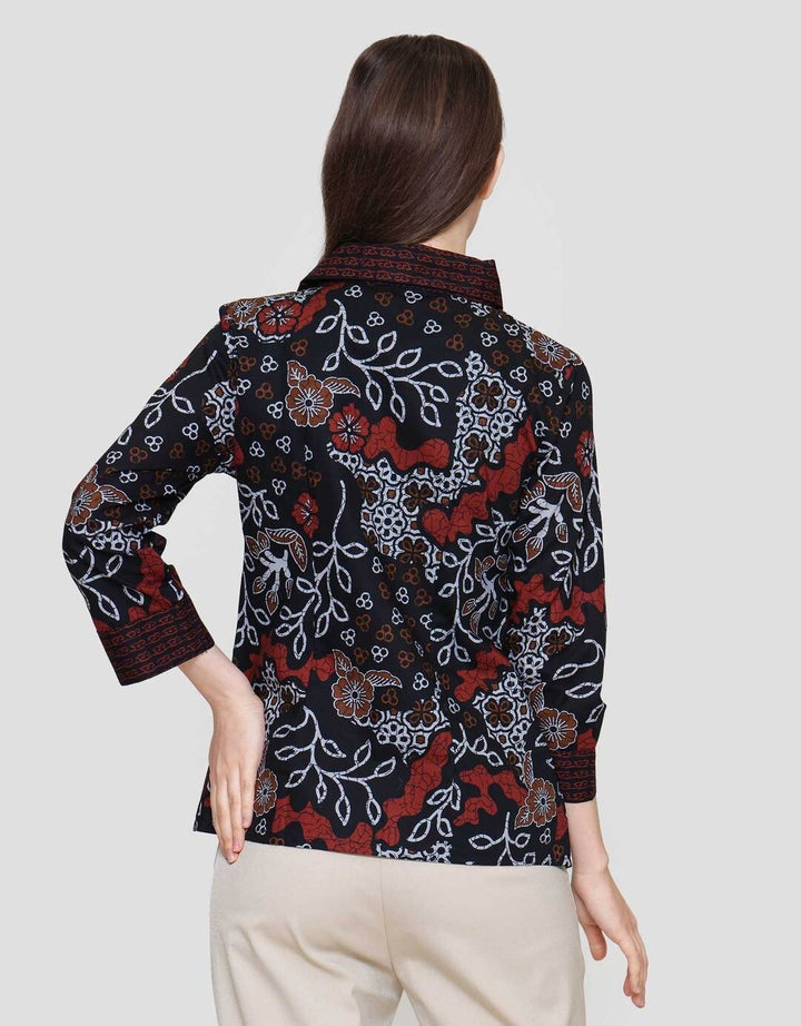 Arjuna Weda Semanggi Sekar Jagad Blouse Batik Wanita