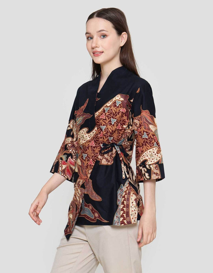 Arjuna Weda Daun Blouse Batik Wanita