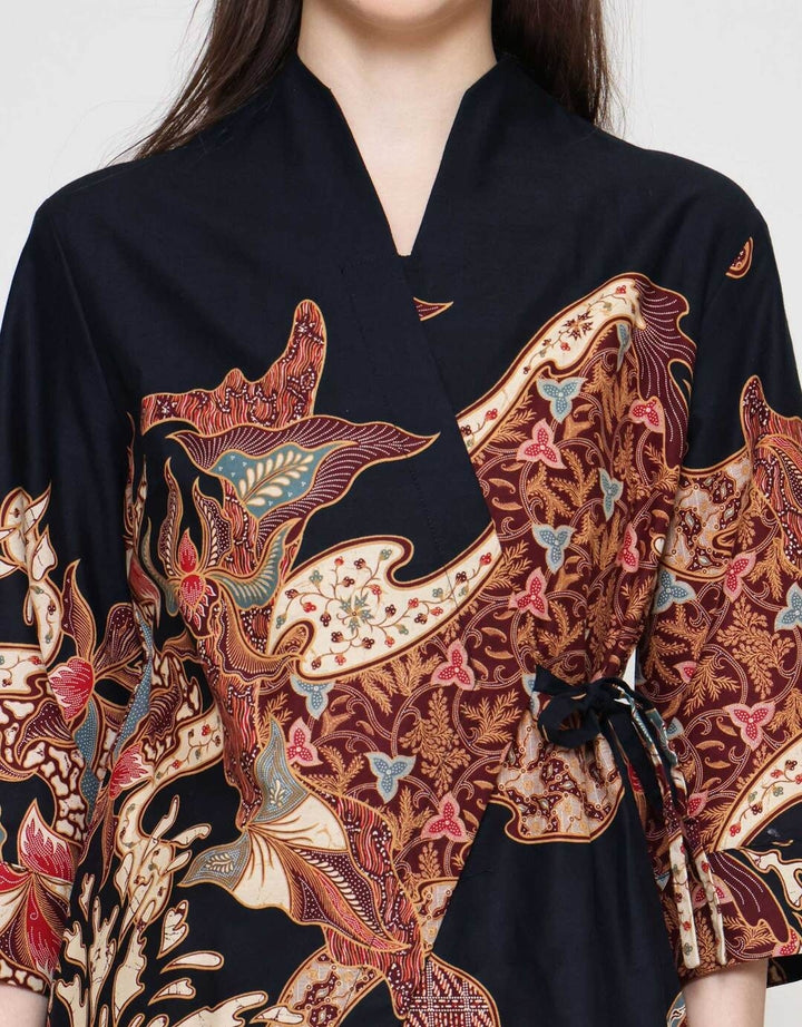 Arjuna Weda Daun Blouse Batik Wanita