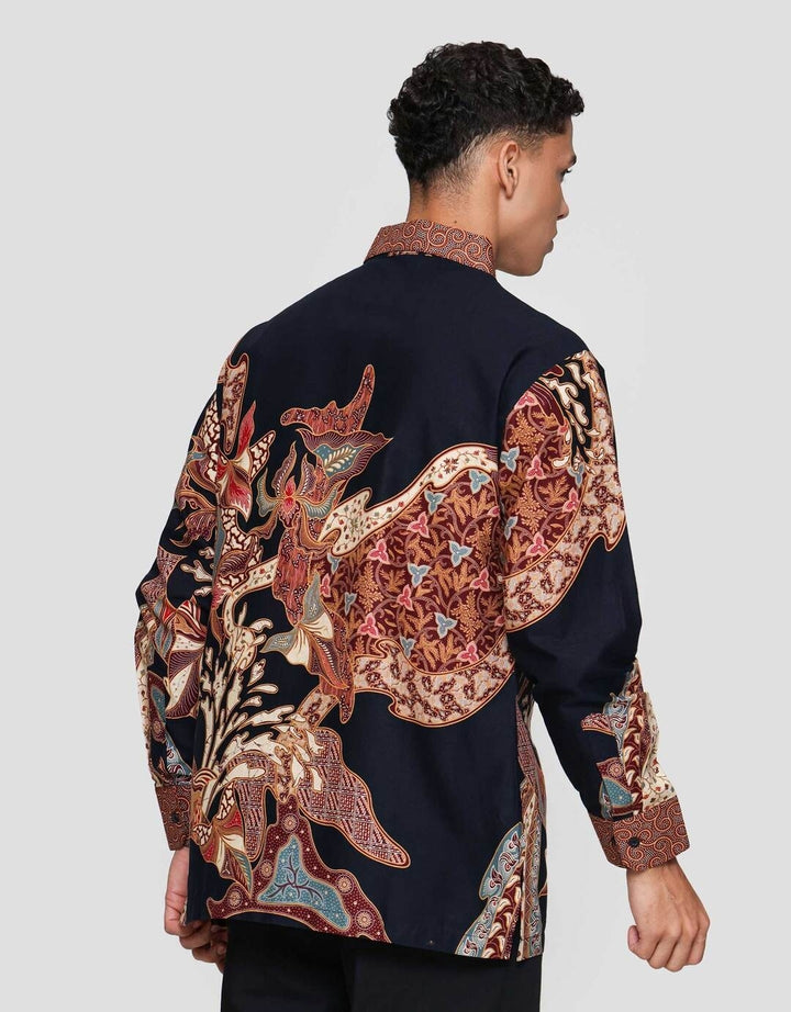 Arjuna Weda Body Fit Print Daun Kemeja Batik Pria