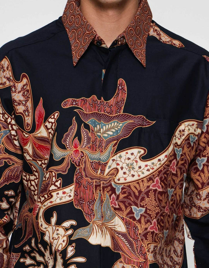 Arjuna Weda Body Fit Print Daun Kemeja Batik Pria