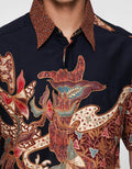 Arjuna Weda Hem Body Fit Daun Kemeja Batik Pria