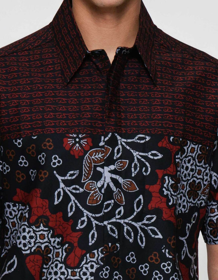 Arjuna Weda Body Fit Semanggi Sekar Jagad Kemeja Batik Pria