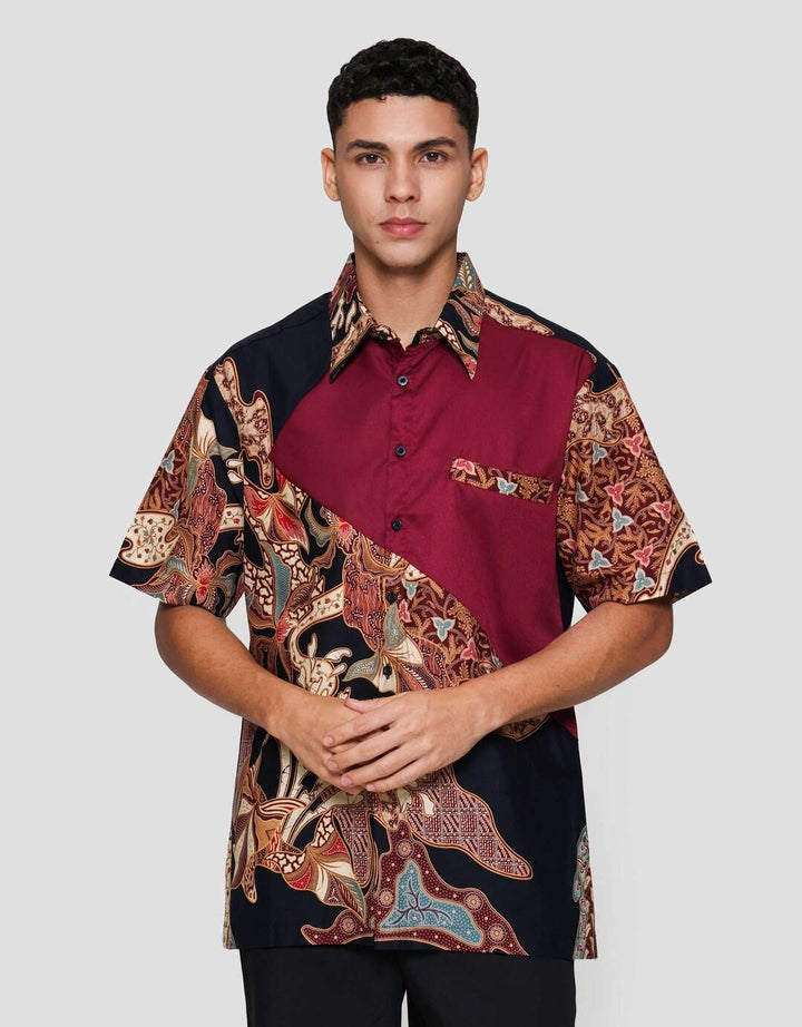 Arjuna Weda Hem Body Fit Daun Kemeja Batik Pria