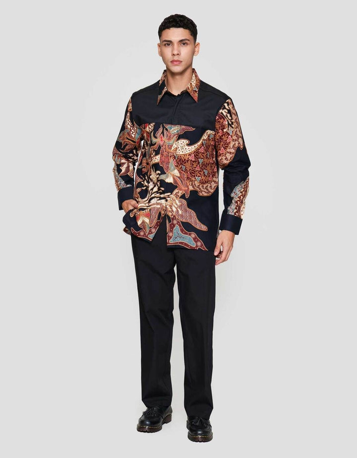 Arjuna Weda Body Fit Daun Kemeja Batik Pria