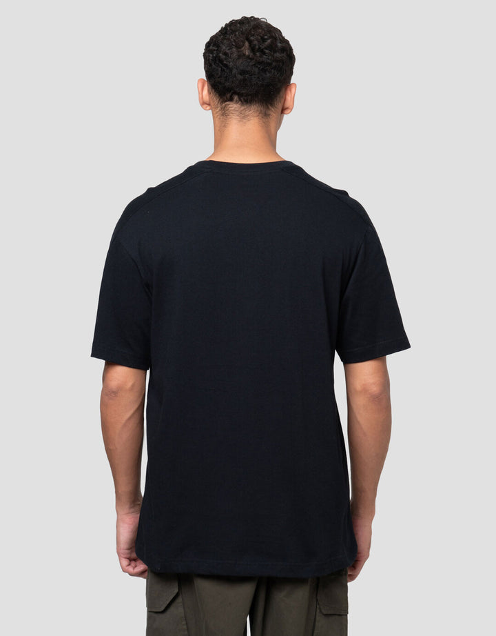 Nevada Plain Contrast Pipping Kaos Pria