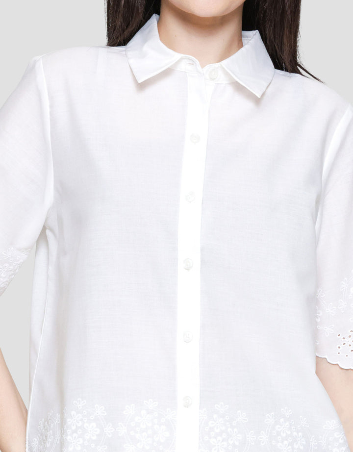 St. Yves Broderie Detail Cotton Kemeja Wanita
