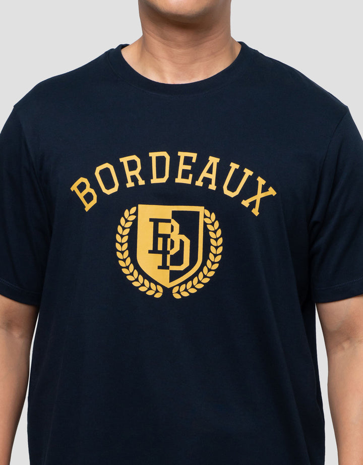 Aos Theme The Jocks College Bordeaux Kaos Pria