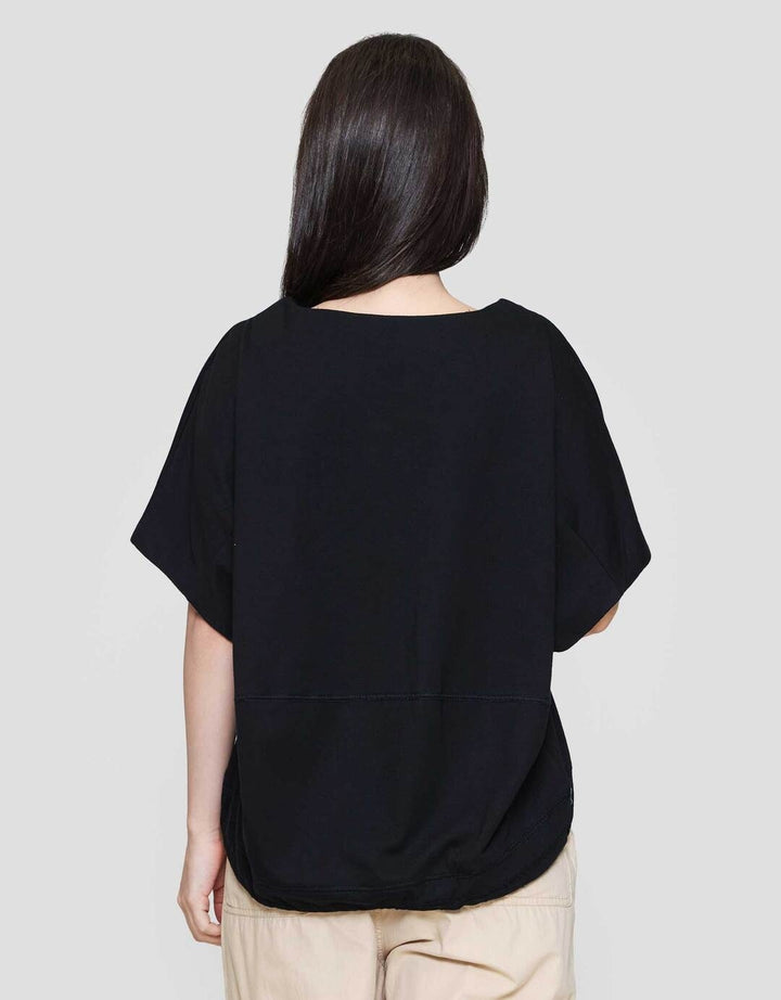 Connexion Drawstring Kaos Oversize Wanita