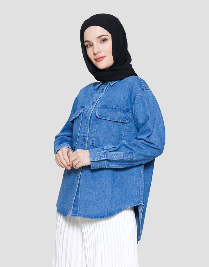 Annisa Double Pocket Kemeja Denim Wanita