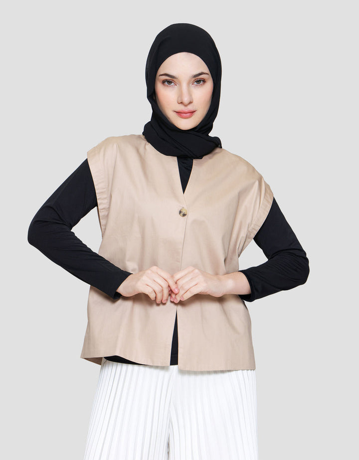 Annisa Sleeveless V-Neck Blouse Wanita