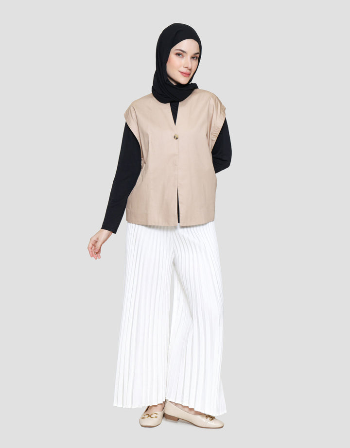 Annisa Sleeveless V-Neck Blouse Wanita