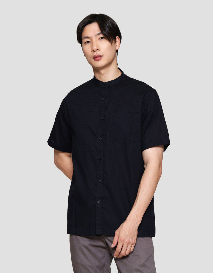 Cole Solid Texture Square W/ Pocket Baju Koko Pria