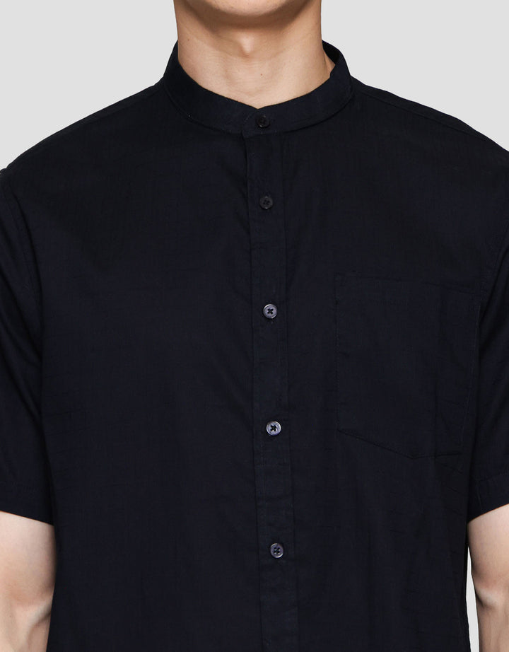 Cole Solid Texture Square W/ Pocket Baju Koko Pria