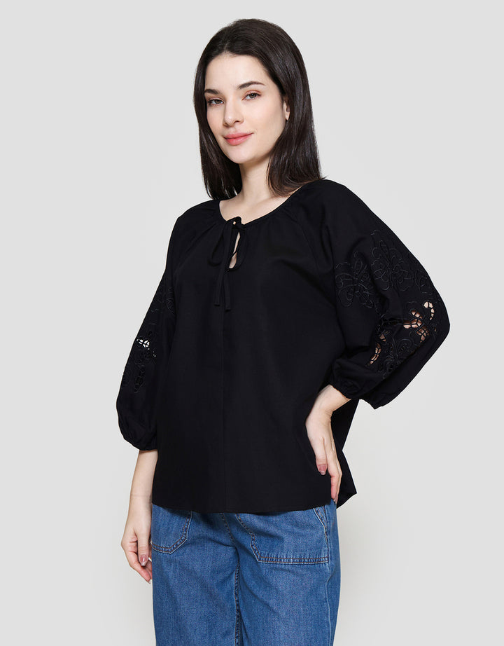 St. Yves Linen Blend Embro Sleeve Blouse Wanita