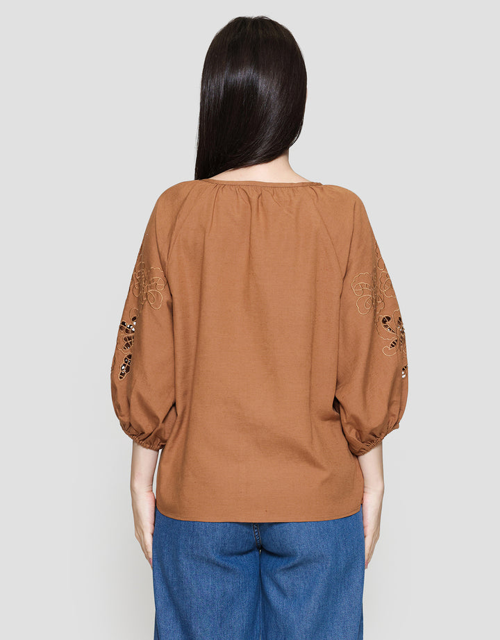 St. Yves Linen Blend Embro Sleeve Blouse Wanita