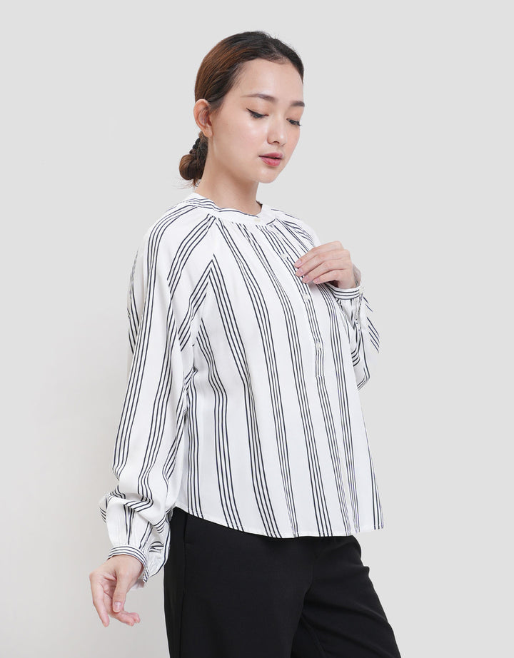 St. Yves Voluminous Fine Rayon Printed Blouse Wanita