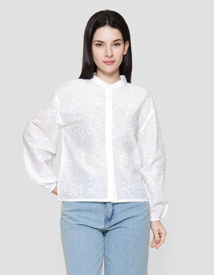 St. Yves Relax Broderie Boxy Top Kaos Wanita