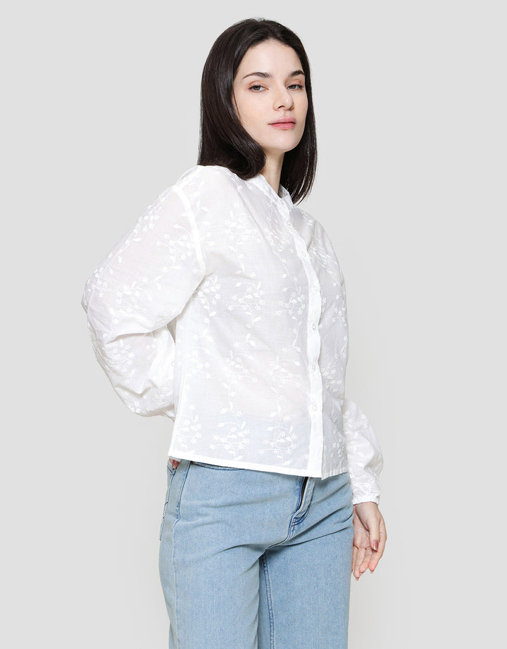 St. Yves Relax Broderie Boxy Top Kaos Wanita
