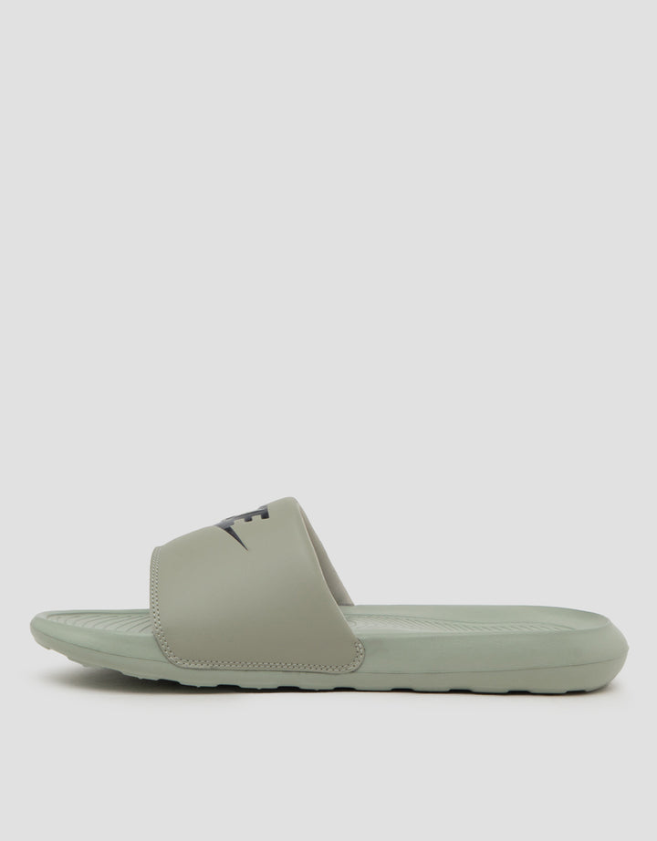 Nike Sandal Slipper Victori One Cn9675-305 Pria
