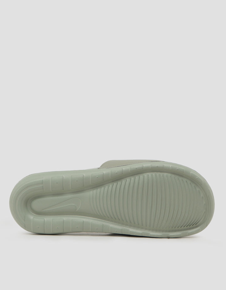 Nike Sandal Slipper Victori One Cn9675-305 Pria