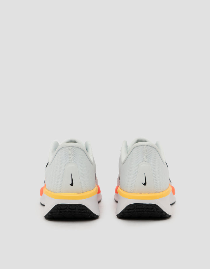 Nike Quest Running Shoes Pria