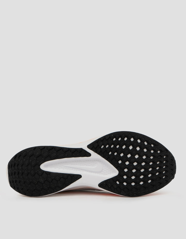 Nike Quest Running Shoes Pria