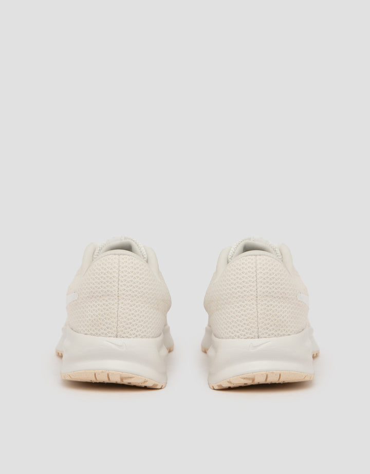 Nike Defy Sepatu Running Wanita