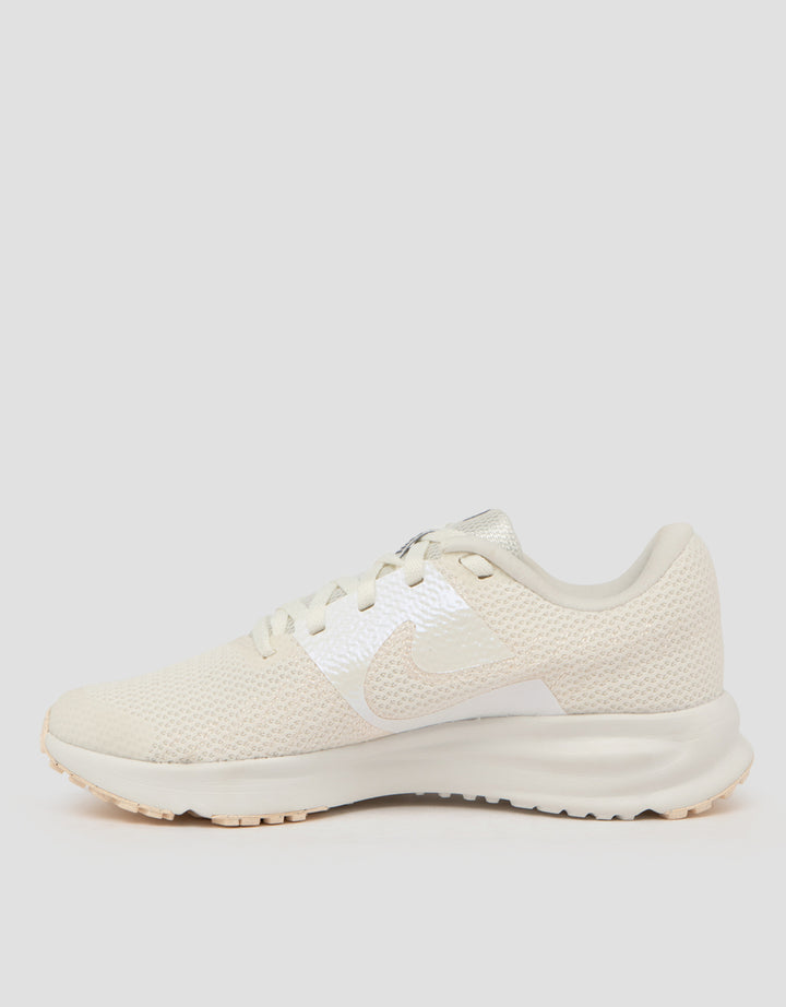Nike Defy Sepatu Running Wanita
