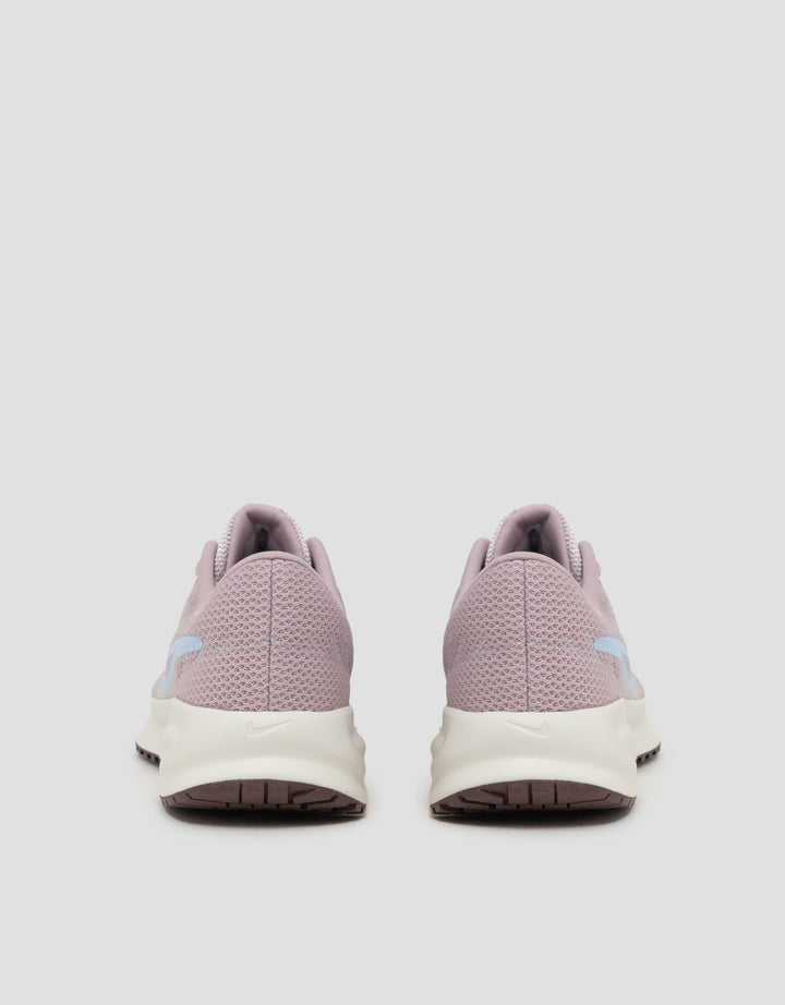Nike Run Defy Sepatu Running Wanita
