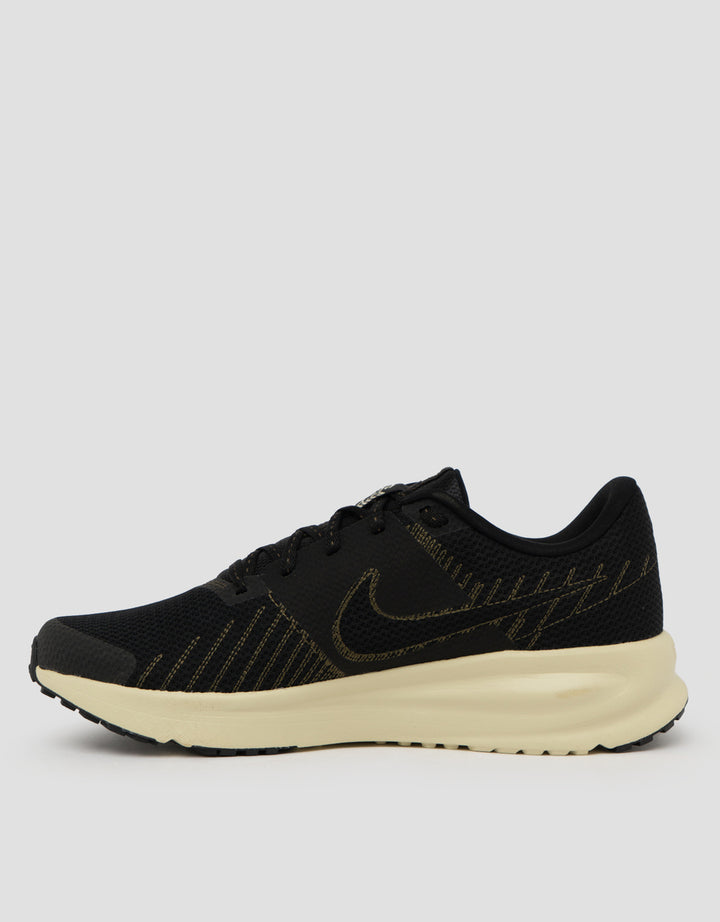 Nike Defy Running Shoes Pria